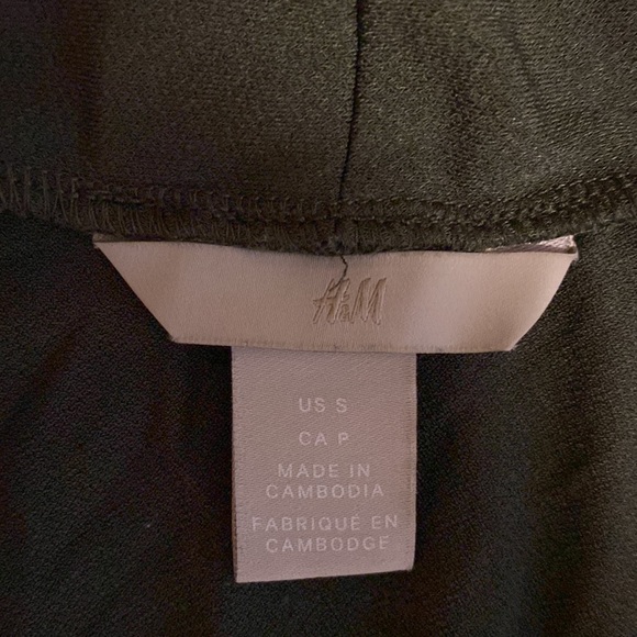 Free w bundle: Olive green easy to wear top - Picture 2 of 2